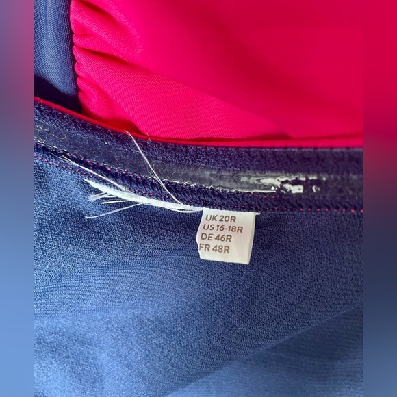 Boden | Corsica V-neck Swimsuit | Size 16-18R - Picture 4 of 4